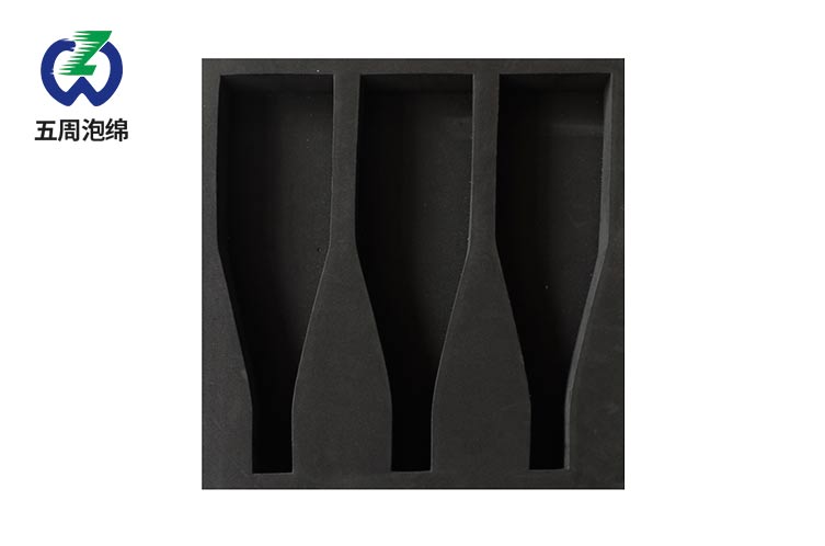 化妝品的包裝盒里用什么材質(zhì)的內(nèi)襯有檔次？